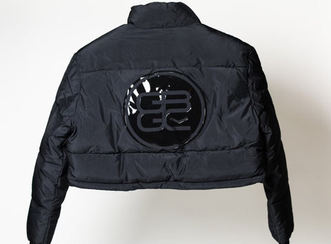 GBGČ womans cropped puffer coat